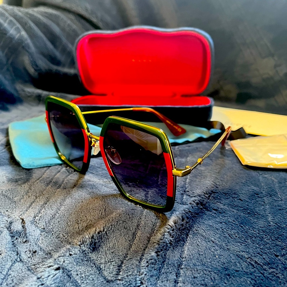 Gucci sunglasses authentic big frame
